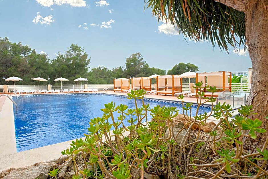 Azuline Hotel Bahamas