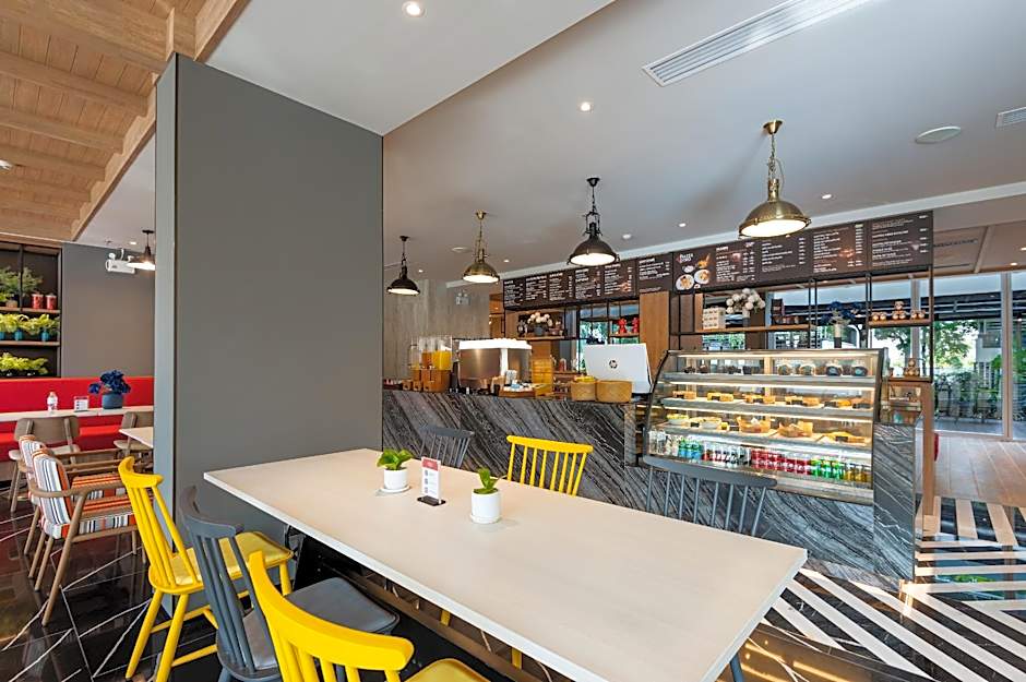 Maitria Hotel Rama 9 Bangkok - A Chatrium Collection (SHA Extra Plus)