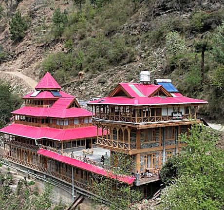 Tirthan village resort