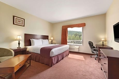 2 Queen Beds Efficiency Non-Smoking