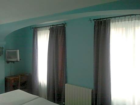 Double or Twin Room with Sea View