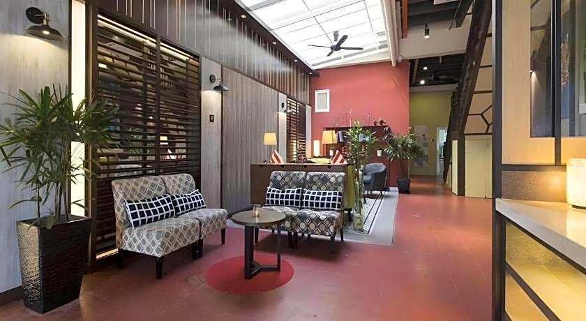 iStay Hotel