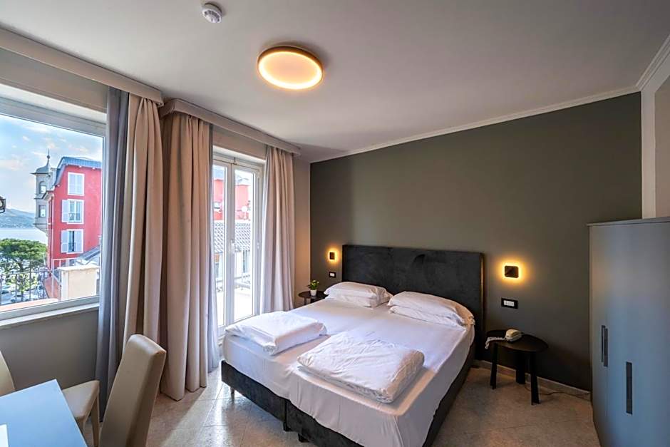 Cavour 30TRE - Hotel Moderno