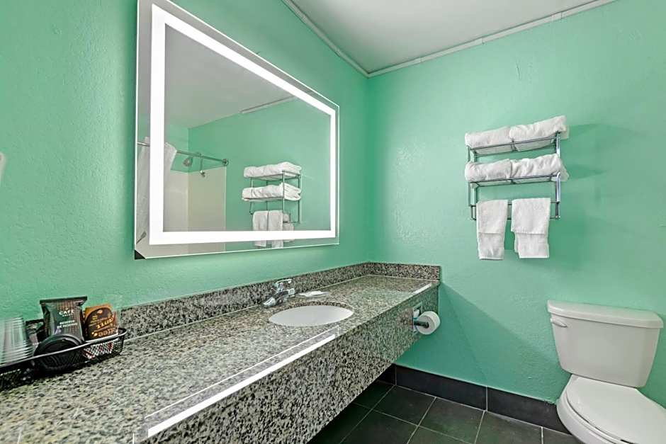 Clarion Inn Des Moines Airport