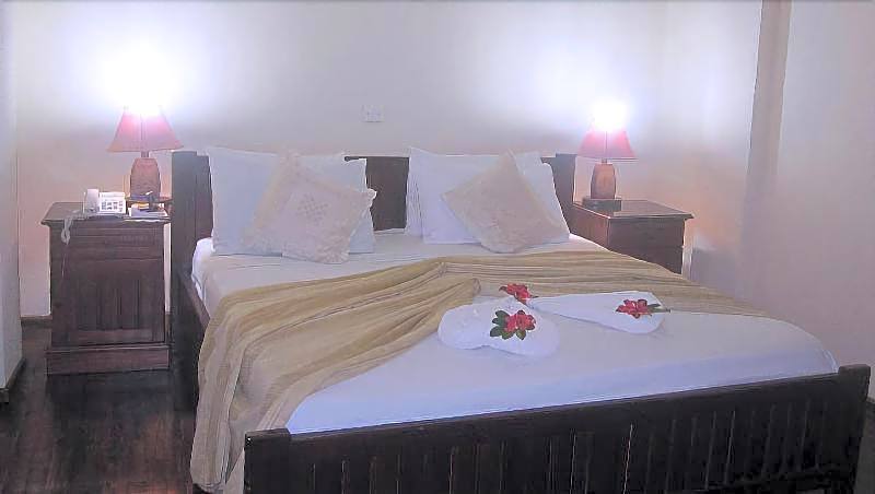 Coconut Grove Regency Hotel
