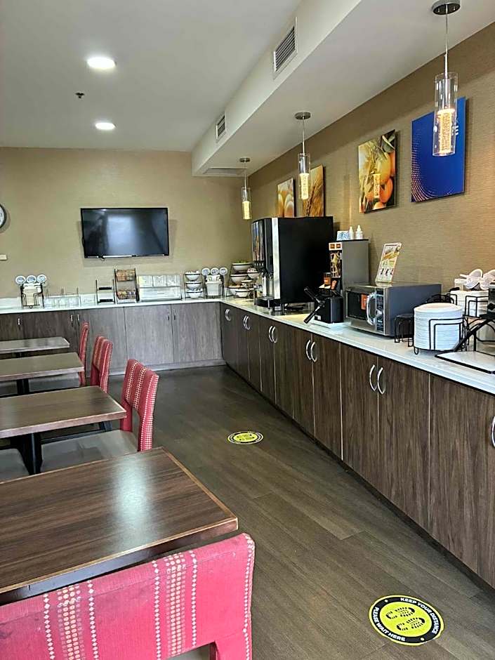 Comfort Inn and Suites Near Lake Guntersville