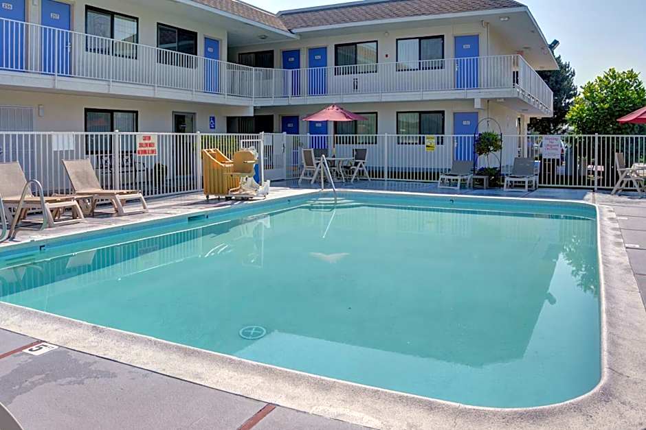 Motel 6-Springfield, OR - Eugene North