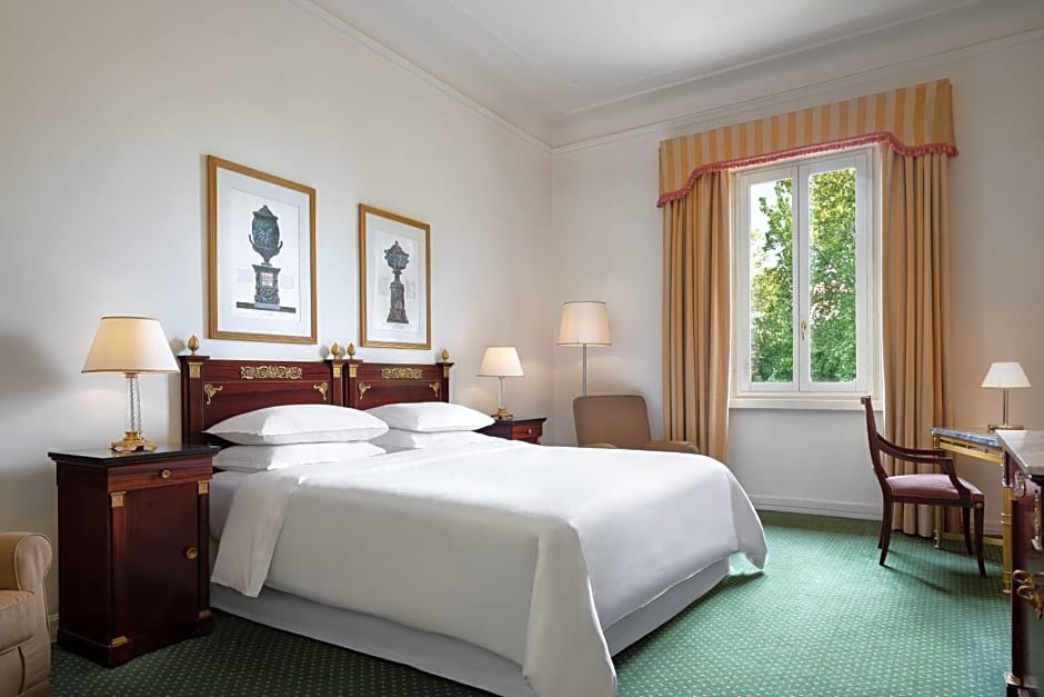 Photo 1 of 7 of Grand Deluxe King Room with Garden View