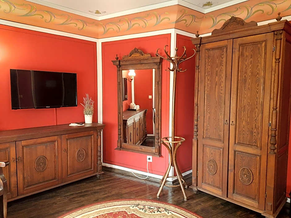 Family Hotel at Renaissance Square