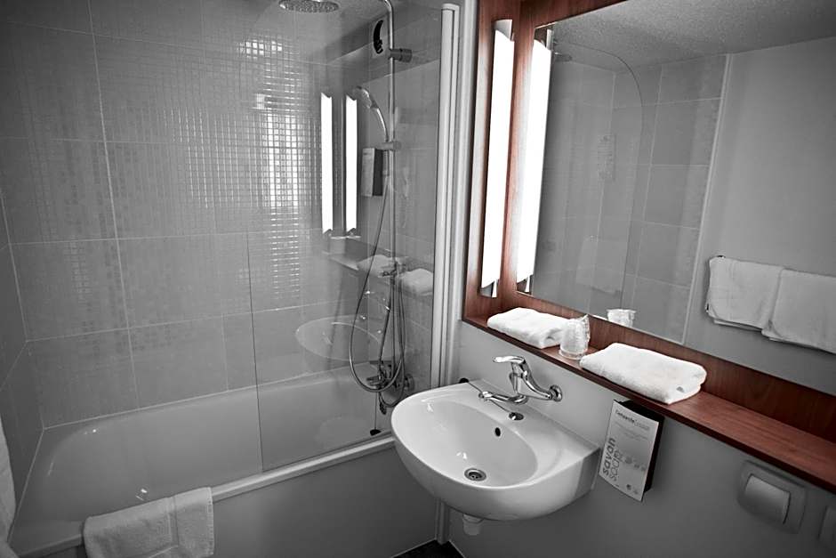 Campanile Bourges Nord Saint Doulchard Hotel