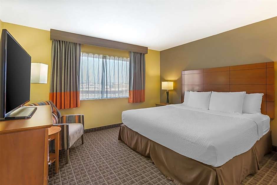 Best Western Plus Scottsdale Thunderbird Suites