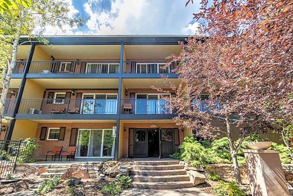 Treasure Mountain Inn