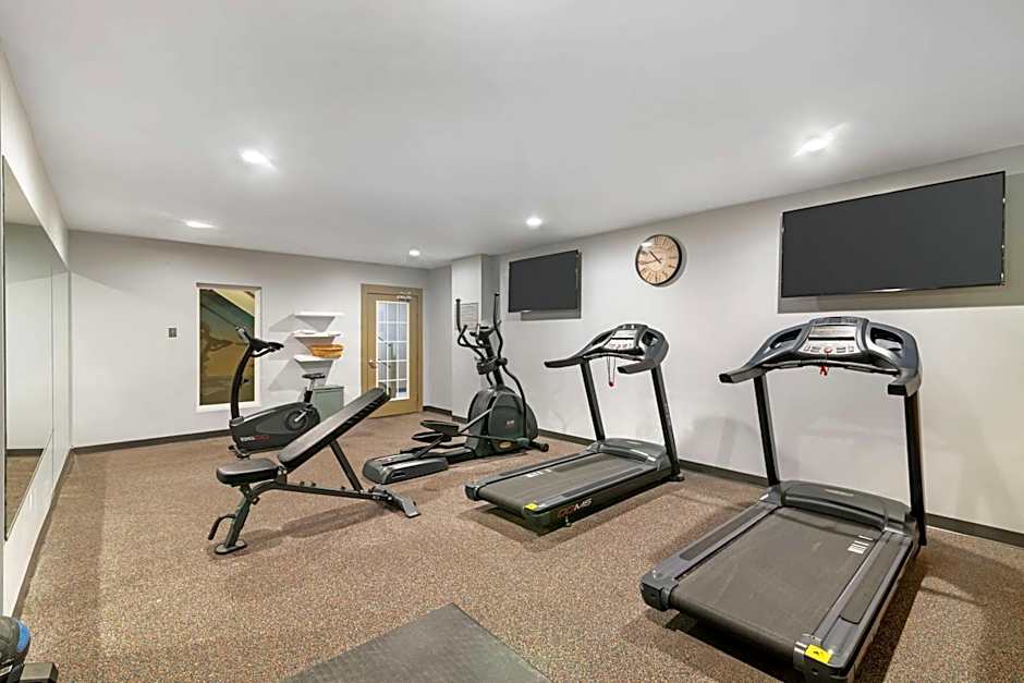 Best Western Plus Landmark Inn