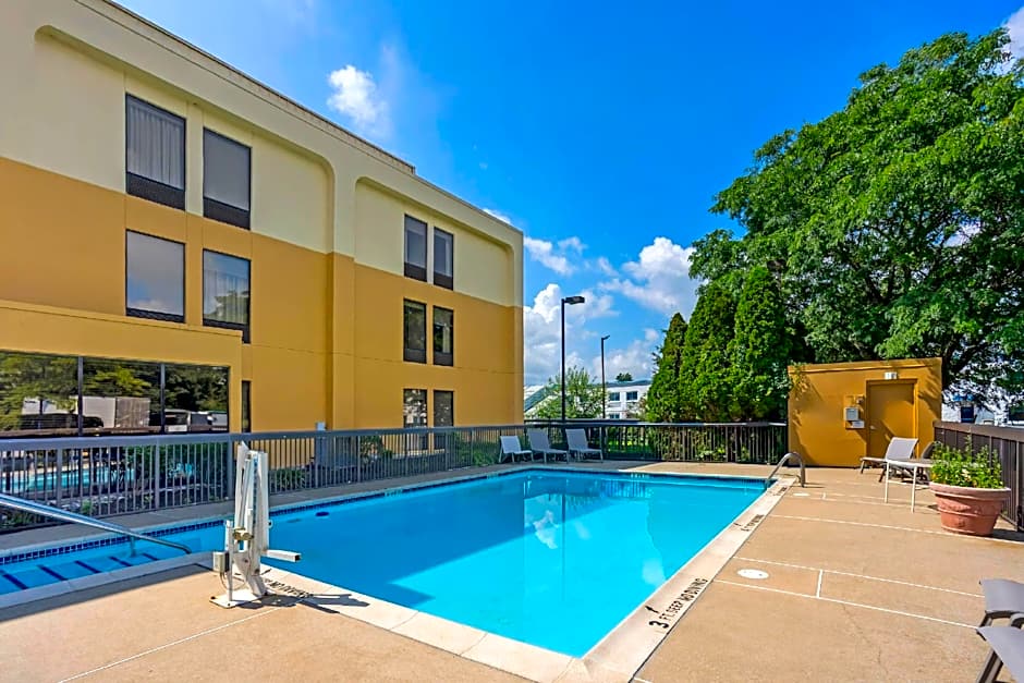 Comfort Inn & Suites Mt. Holly - Westampton