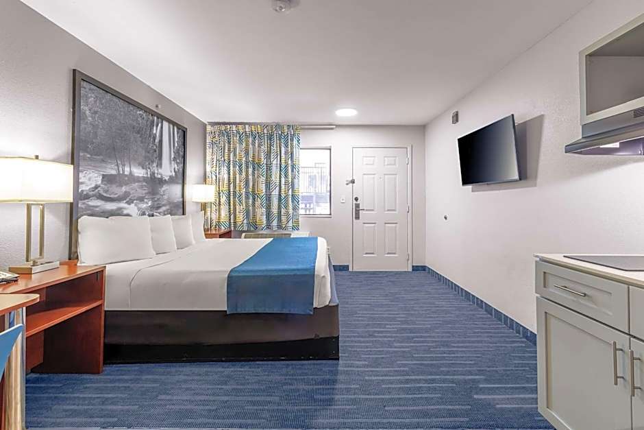 Studio 6 Flagstaff AZ