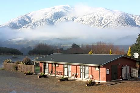 Owen River Tavern & Motels