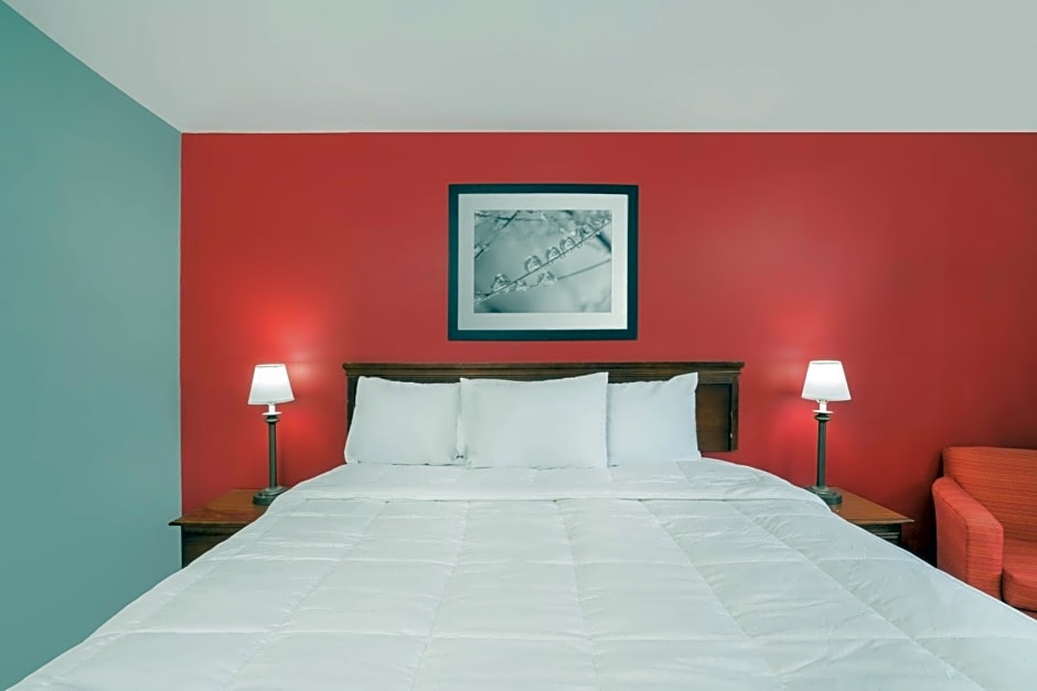 Travelodge by Wyndham Santee
