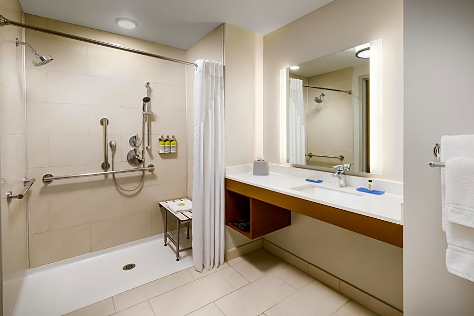 Holiday Inn Express And Suites OAKHURST-YOSEMITE PARK AREA By IHG