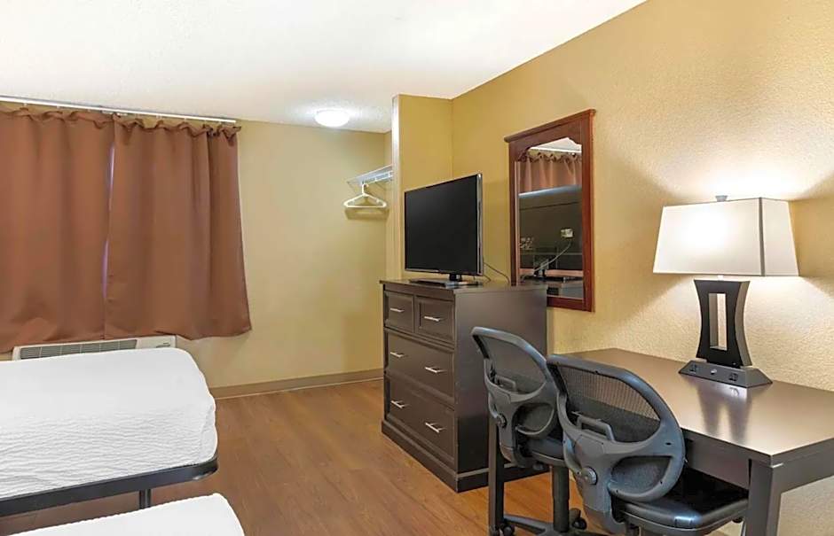 Relax Suites Extended Stay - La Mirada