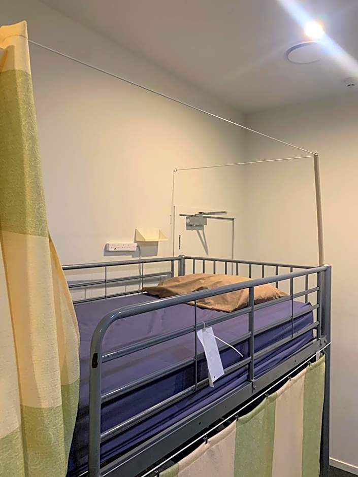 Metro Adventurer Backpackers