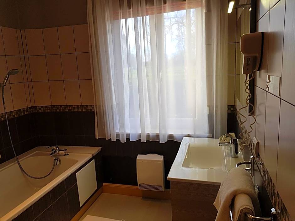 LOGIS - Château de la Motte - Hôtel & Restaurant