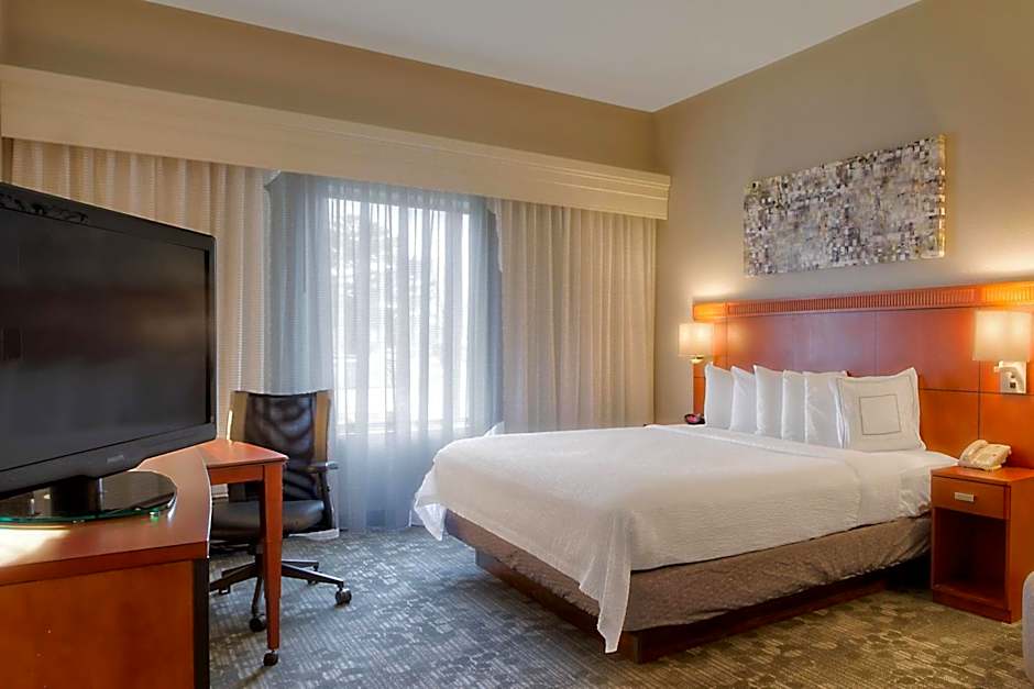 Courtyard by Marriott Memphis Germantown