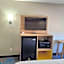 Days Inn & Suites by Wyndham New Iberia