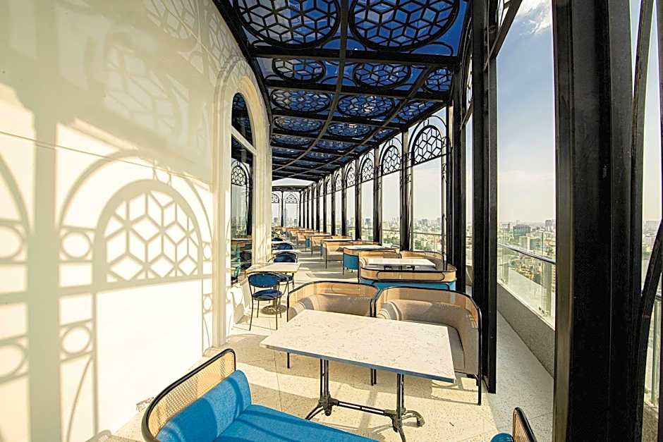 LA VELA Saigon Hotel