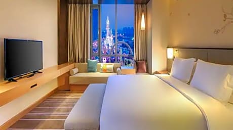 King Accessible Room