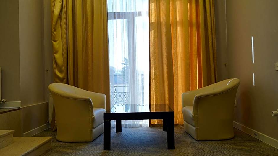 Premier Hotel