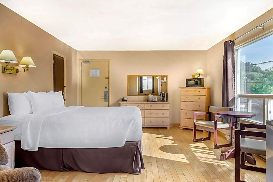 Photo 1 of 4 of 1 King Bed
