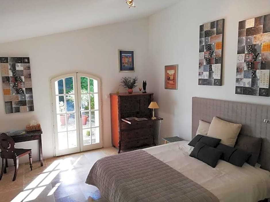 Le Domaine Des Platanes