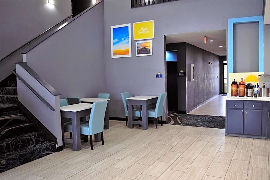 Days Inn by Wyndham Montgomery