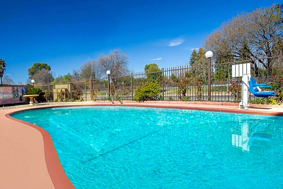 Super 8 by Wyndham Chico