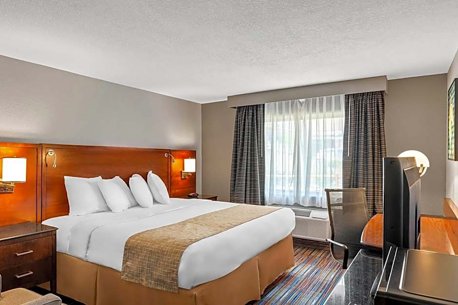 Travelodge by Wyndham Bloomington