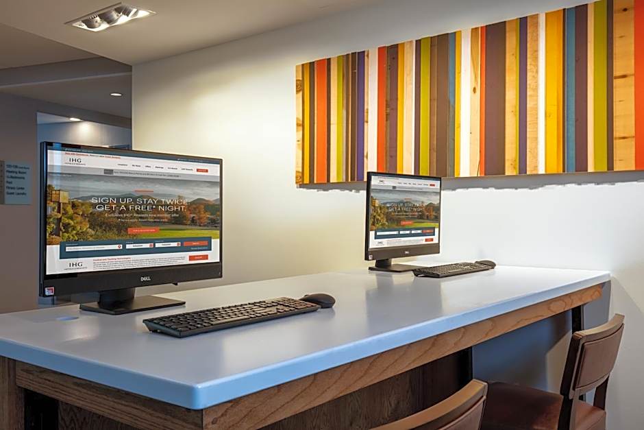 Holiday Inn Express And Suites Beloit By IHG