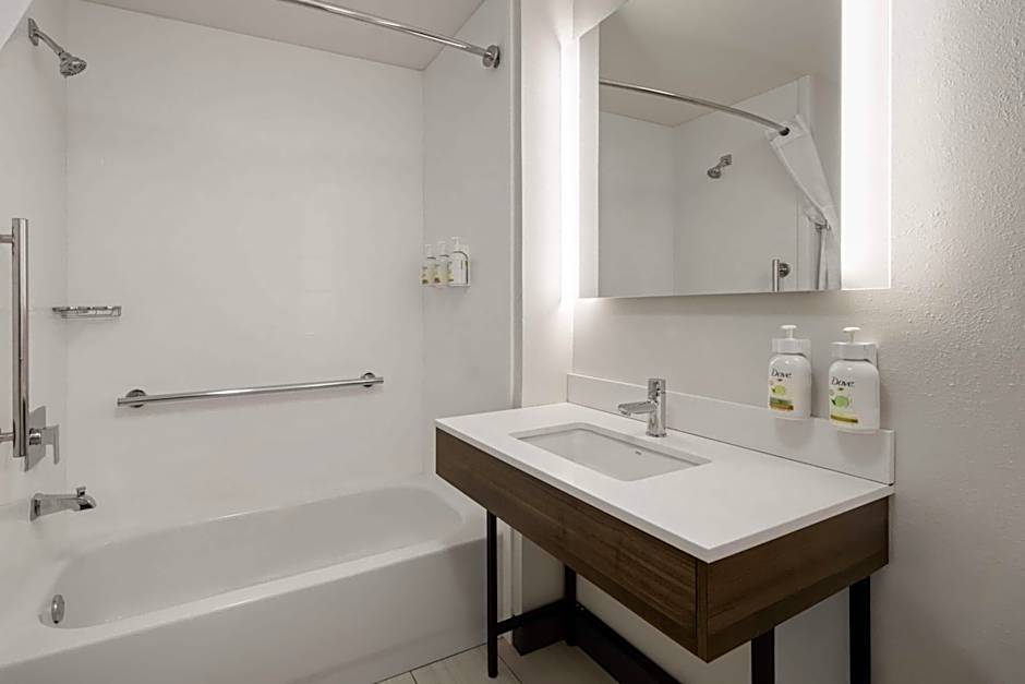 La Quinta Inn & Suites by Wyndham Savannah Airport - Pooler
