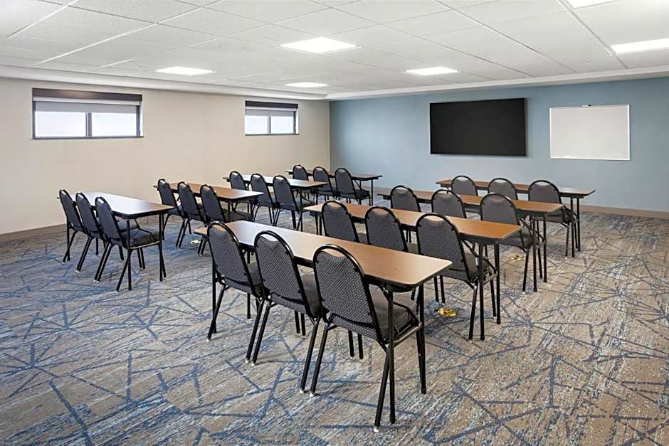 Holiday Inn Express Brookpark-Cleveland Airport Hotel By IHG