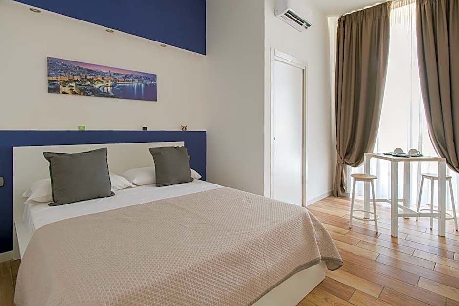Naples Gateway Rooms