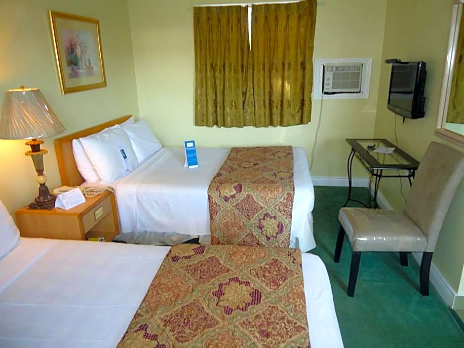 Bayside Inn & Waterfront Suites