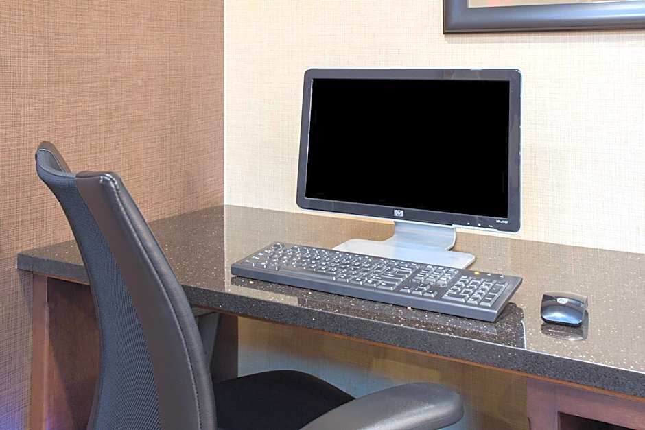 Holiday Inn Express Hotel & Suites Lexington By IHG