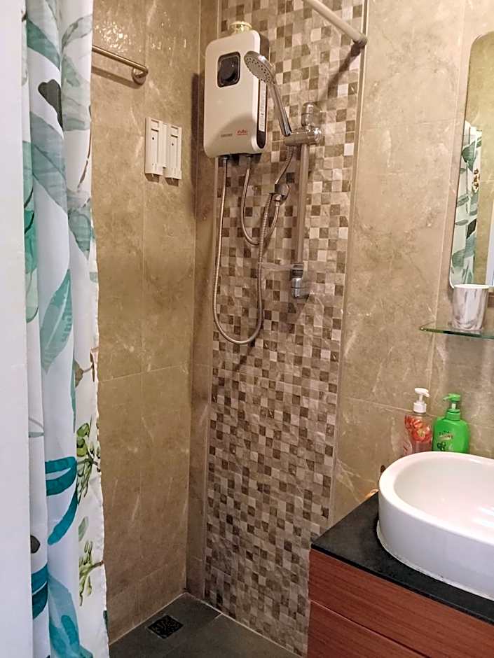 Suthep Home & Hostel