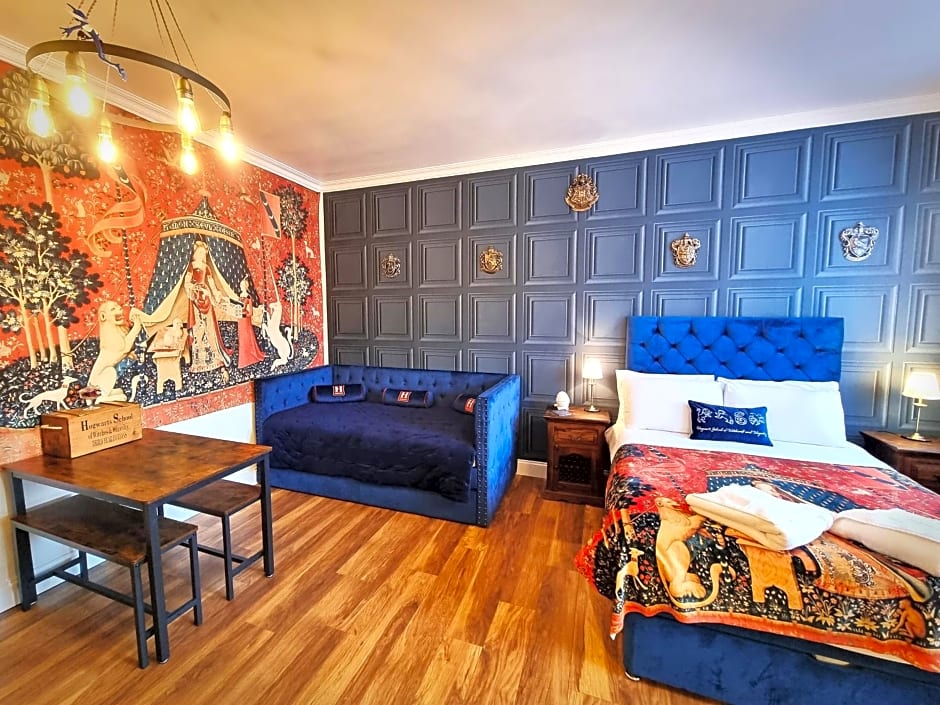 Ricky Road Guest House - Premium