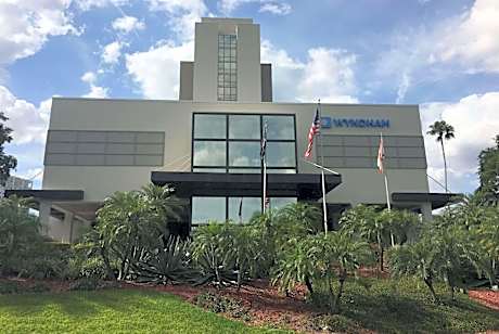 Wyndham Lake Buena Vista - Disney Springs® Area