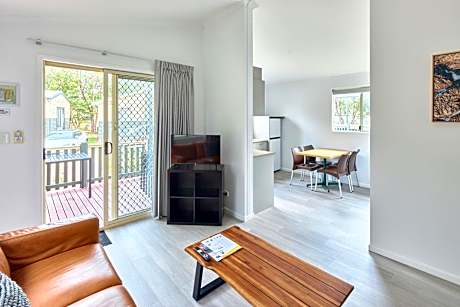​Two Bedroom Cabin (​Sleeps 6)