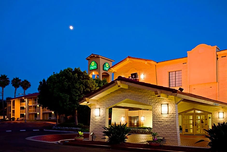 La Quinta Inn & Suites by Wyndham San Diego Chula Vista