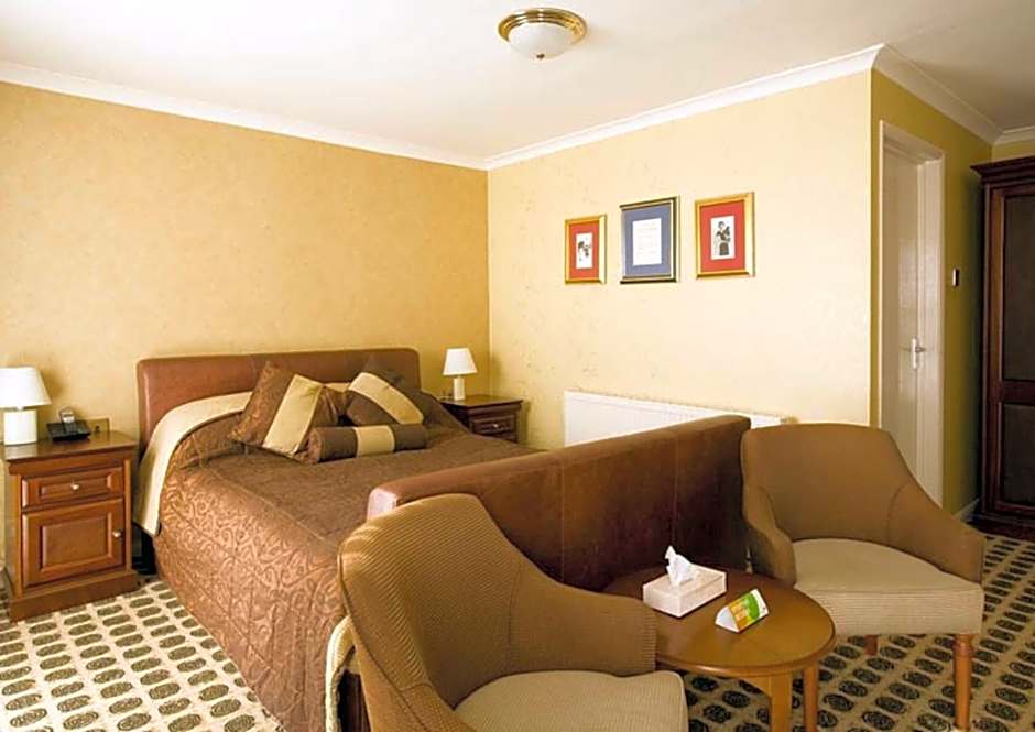 Raven Hotel by Greene King Inns