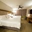 Holiday Inn Express Hotel & Suites Clinton By IHG