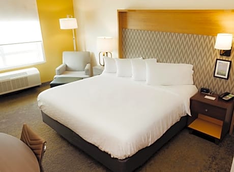 Standard King Room with Accessible Tub - Mobility Access
