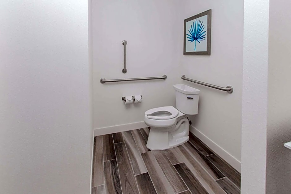 Hampton Inn By Hilton & Suites Panama City Beach-Beachfront